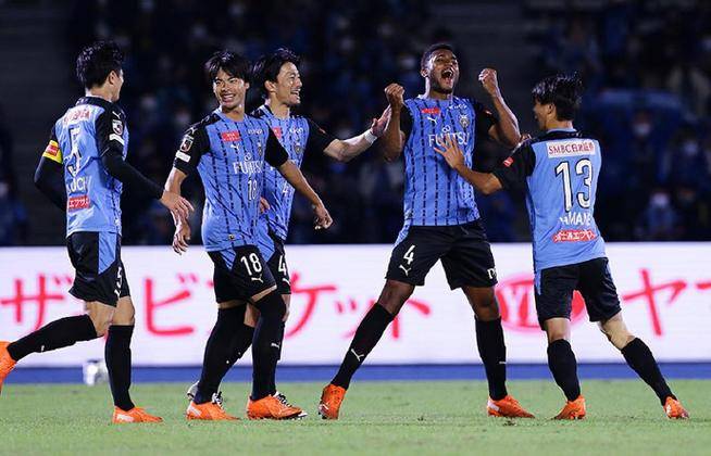 包含FC东京主场大胜，锁定下一轮比赛资格的词条