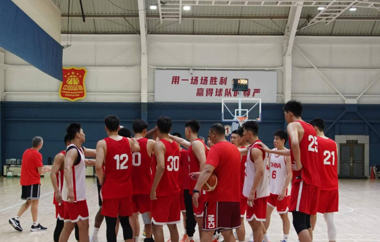 荷兰男篮完成两连胜全力备战国际男篮比赛的简单介绍