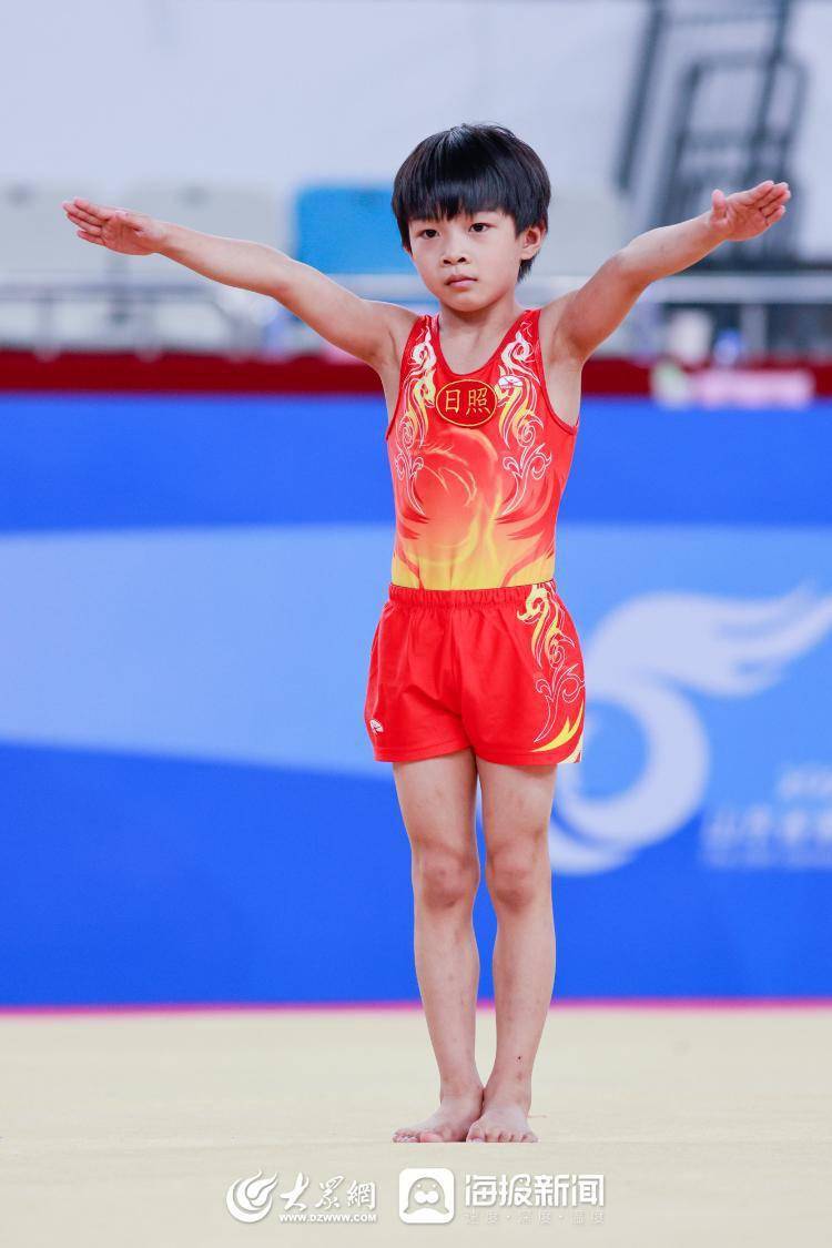 包含美妙瞬间定格，运动员赢得掌声和赞扬的词条