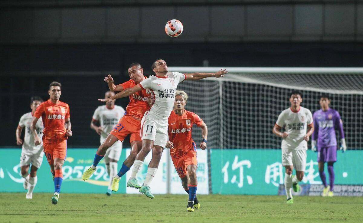 中场策应无法发挥，攻防不均导致失利的简单介绍