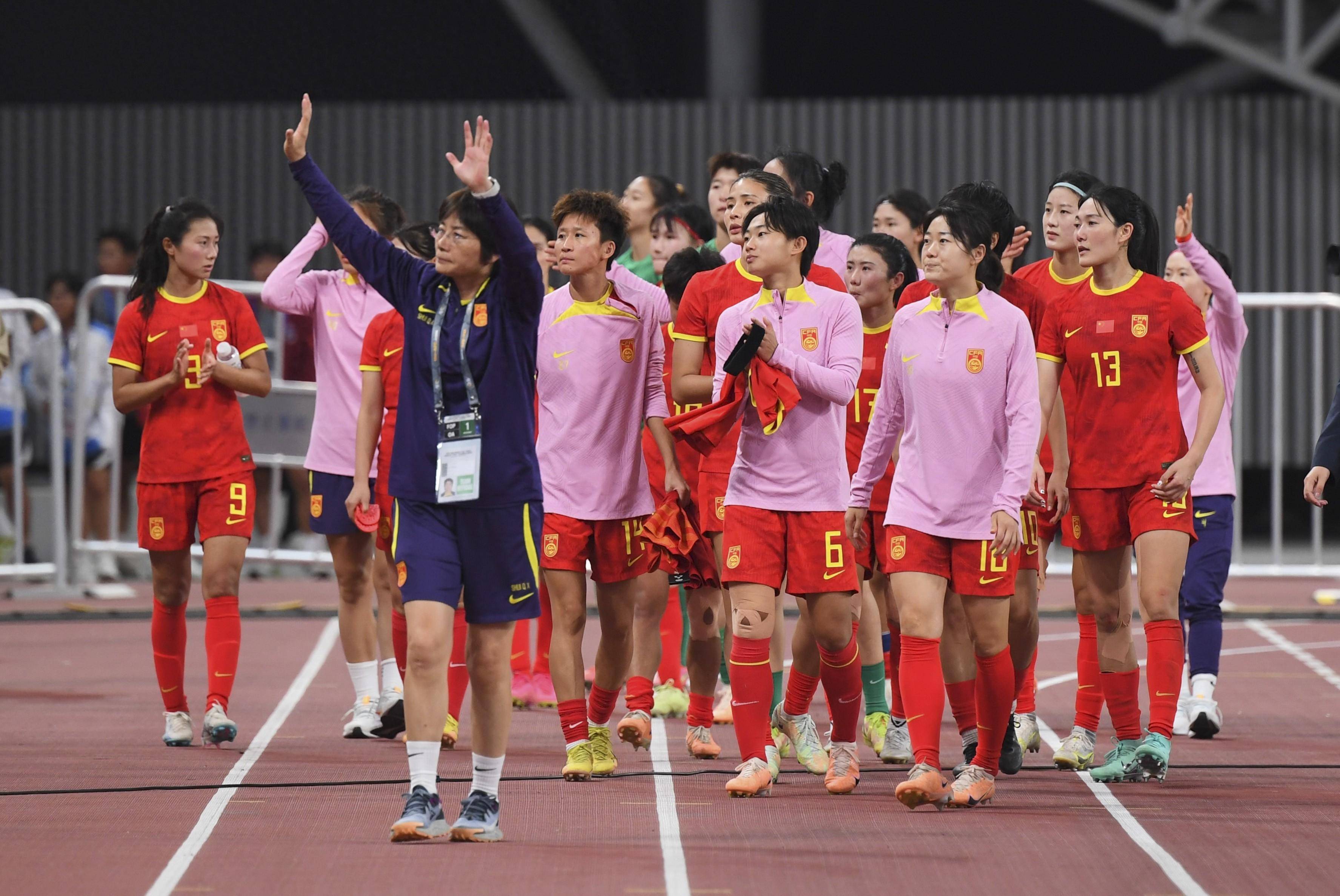 体育盛事报道，女足选手令人惊艳的简单介绍