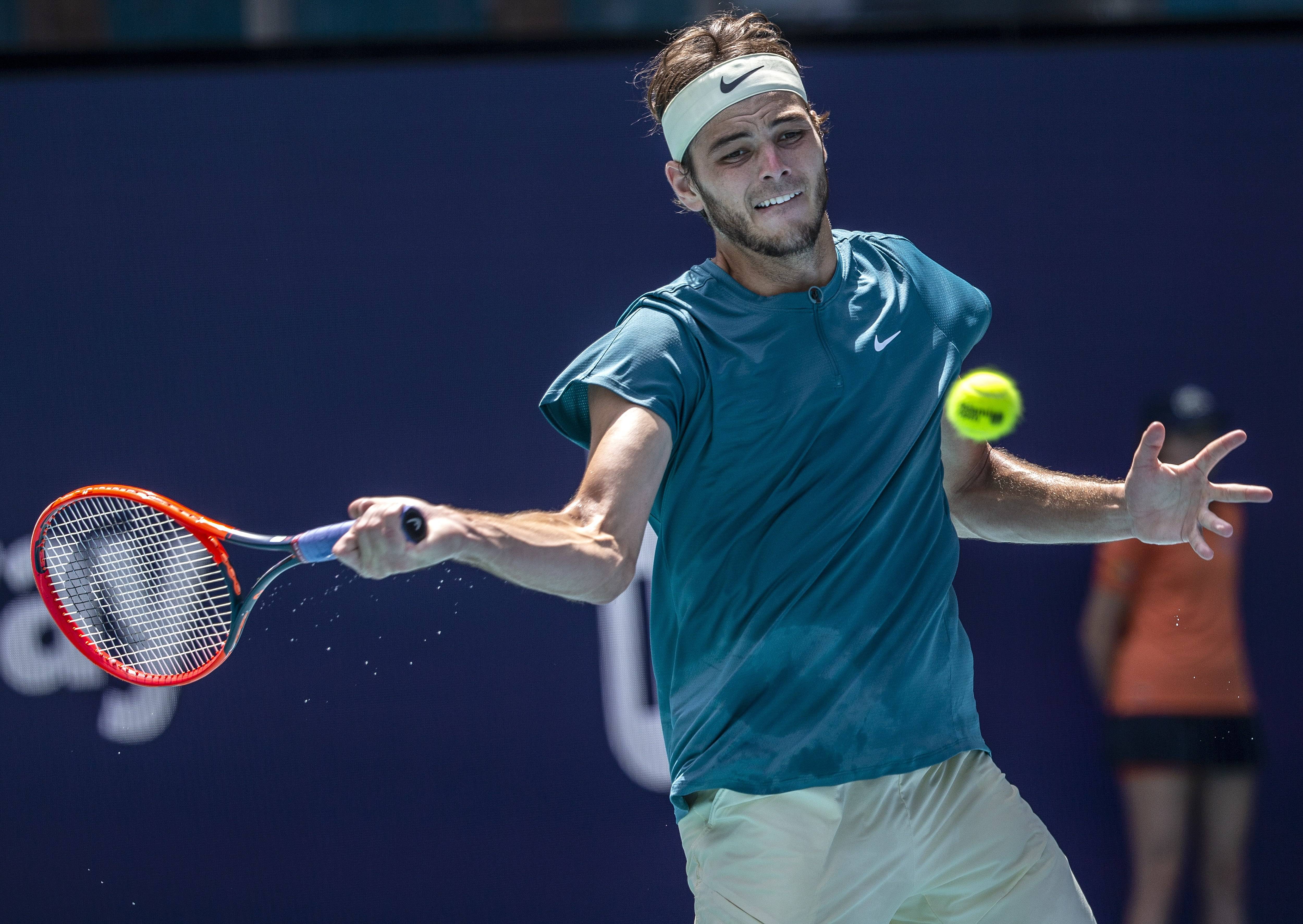 关于日本网球队翻盘美国网球队，德约科维奇爆发神勇的信息