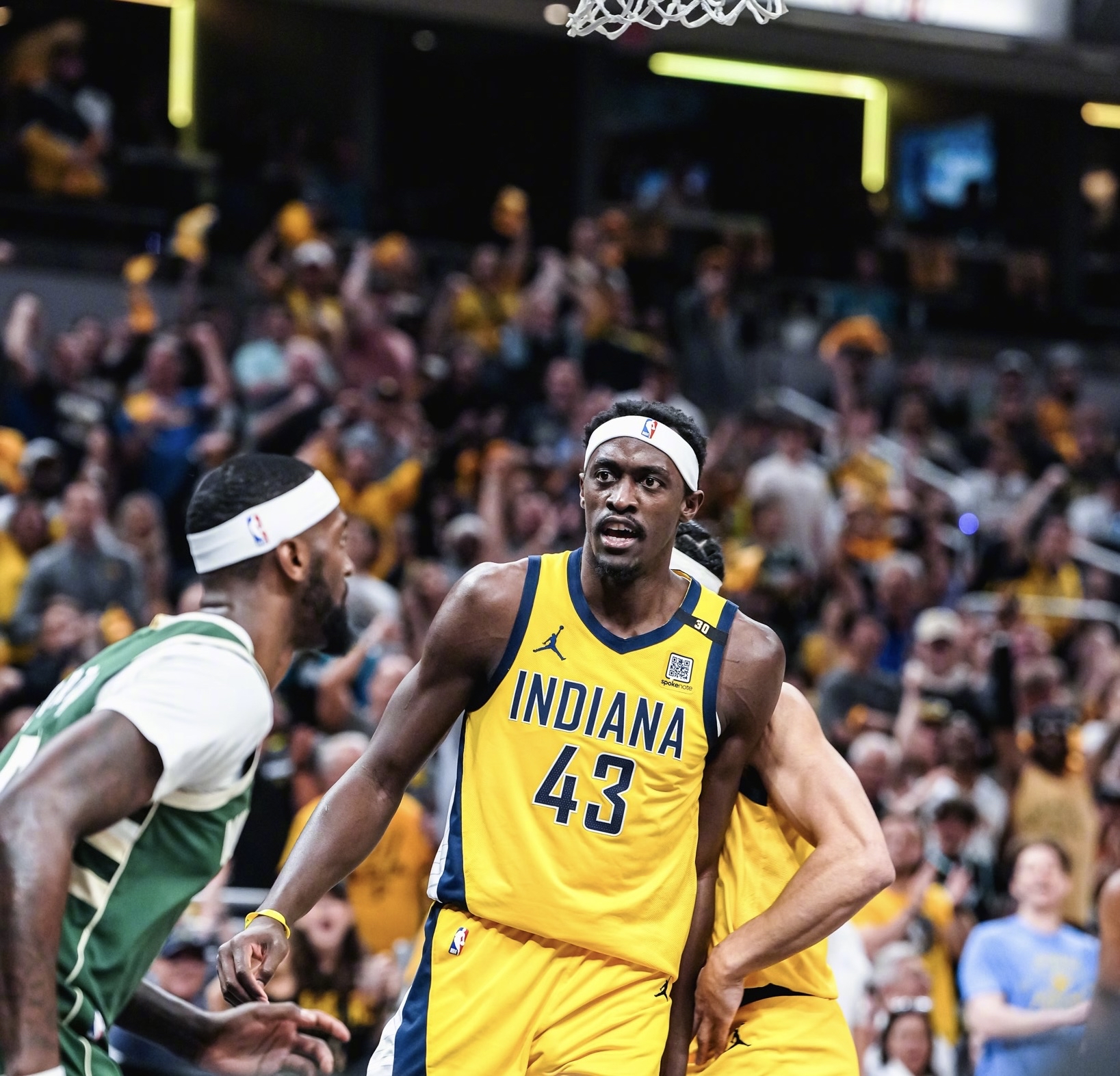 雄鹿主场负于步行者，约翰逊35分难救主的简单介绍