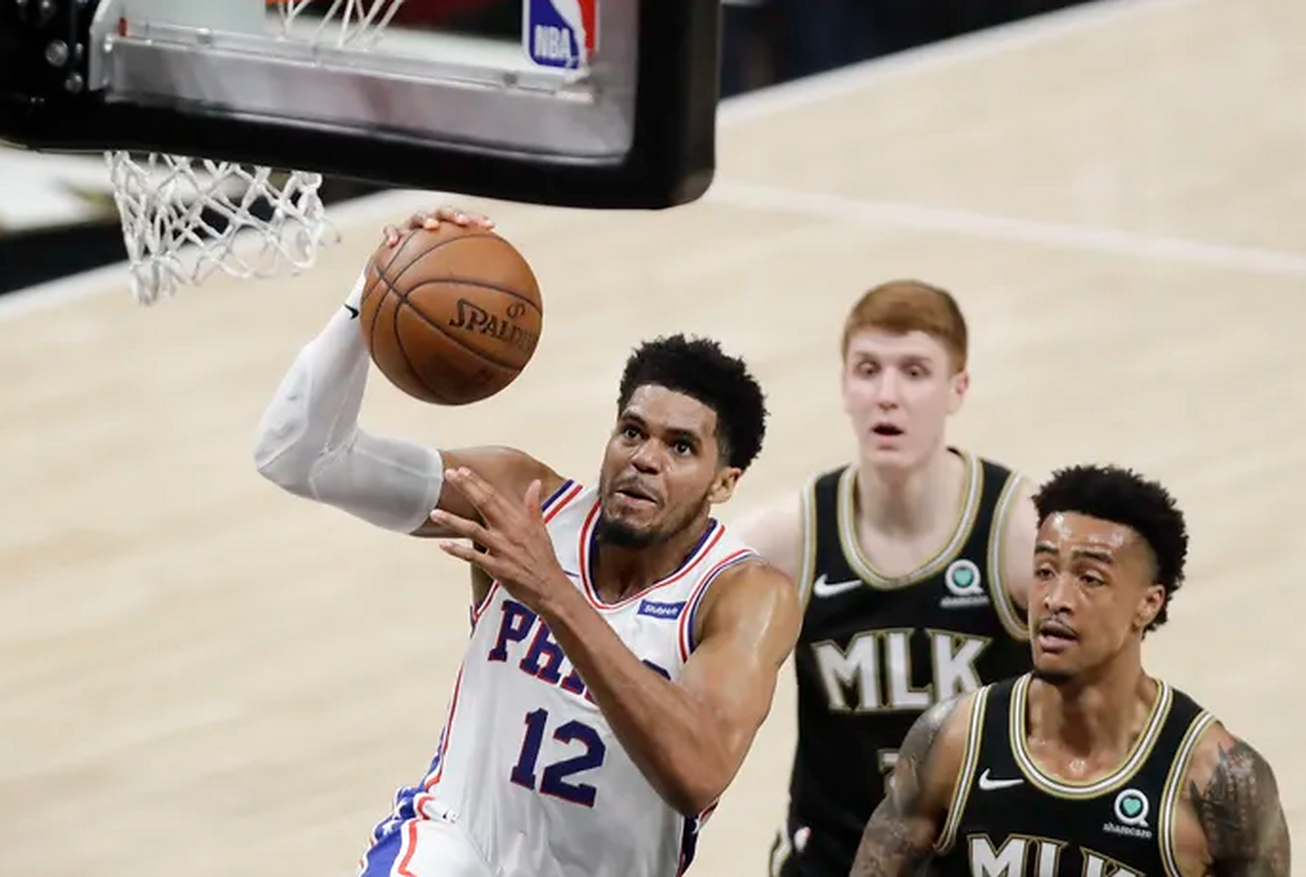 国王轻取巴西男篮，哈里斯爆发神勇