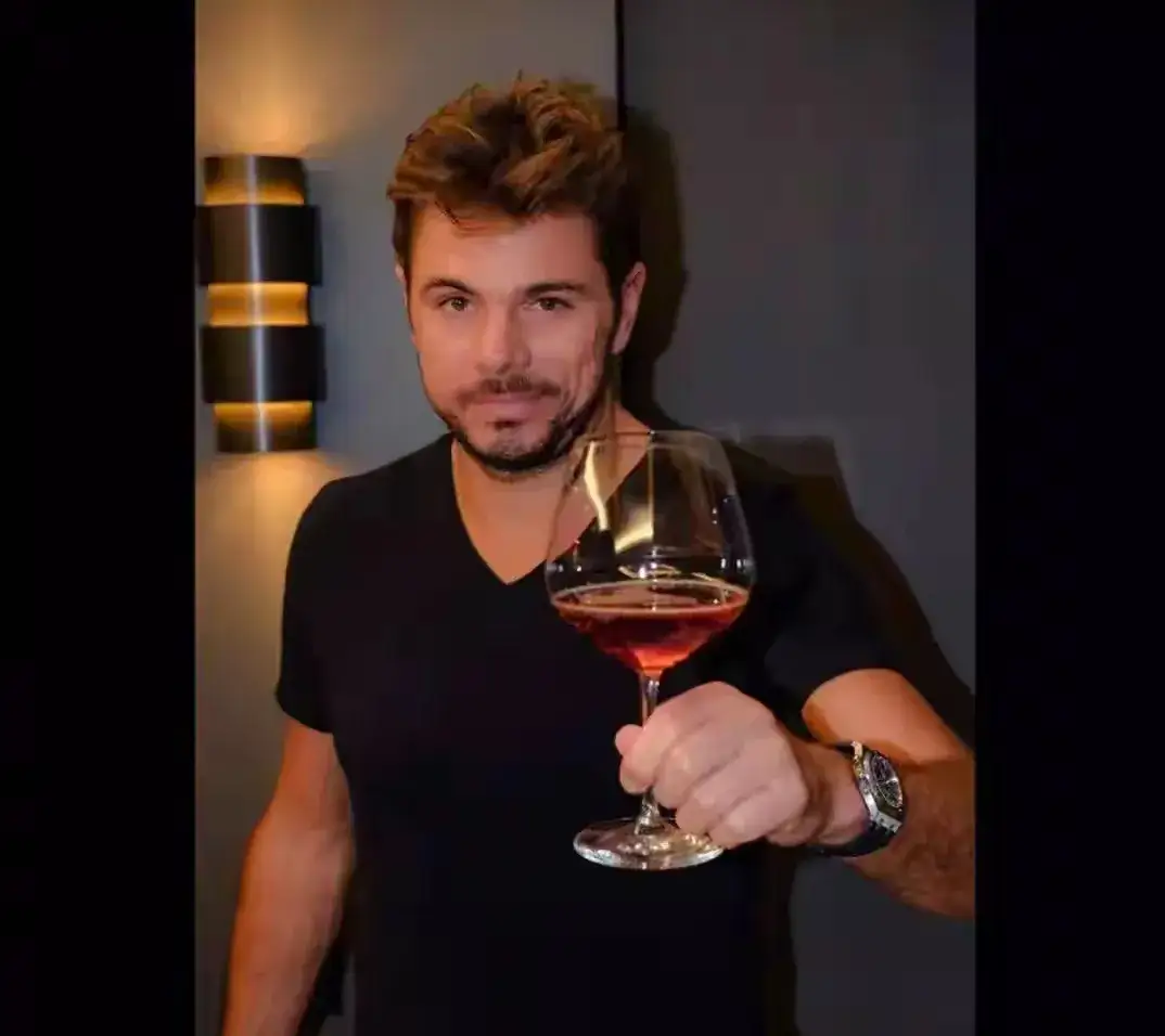 意大利网球队轻取世界网球队，瓦林卡关键制胜