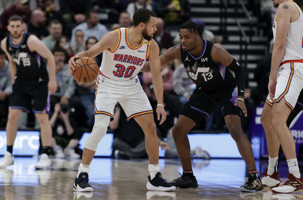 掘金险胜马刺，福克斯点燃赛场