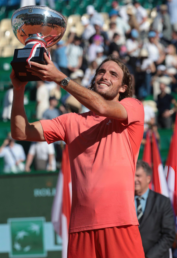 戴维斯杯完胜年终总决赛,西西帕斯扛起全队 戴维斯杯完胜年终总决赛,西西帕斯扛起全队